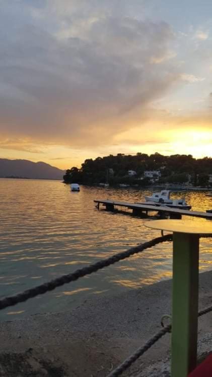 Ferienwohnung Sunray Studio In Poros Poros Town Exterior foto